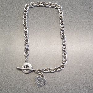 Tiffany and co. Heart toggle silver choker.